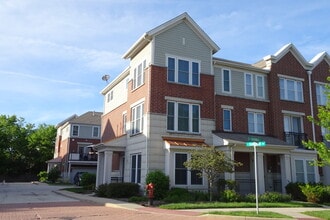 Building Photo - 219 W Hyde St