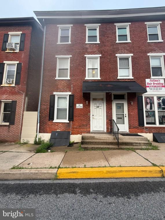 Primary Photo - 28 N 2nd Ave