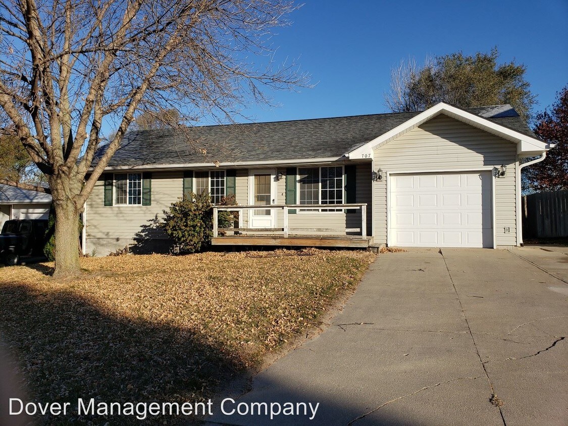 Primary Photo - 4 br, 2 bath House - 707 Forest Drive