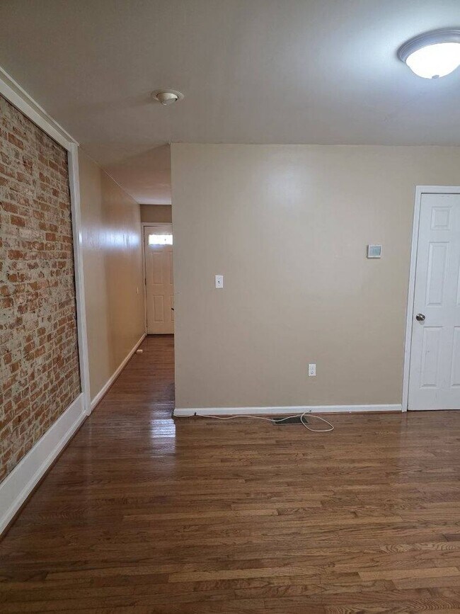 Foto del edificio - Wilmington Rowhome - Hedgeville Area