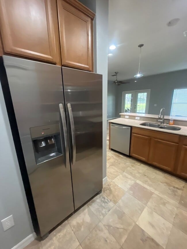 Building Photo - 3781 Clubside Pointe Dr