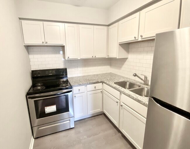 Building Photo - 3140 S Kinnickinnic Ave