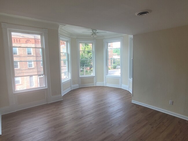 Building Photo - 4 115th St