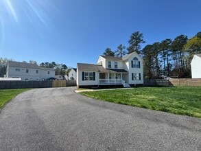 Building Photo - 1809 Greenstone Terrace