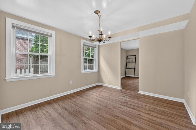 Building Photo - 508 E Windsor Ave