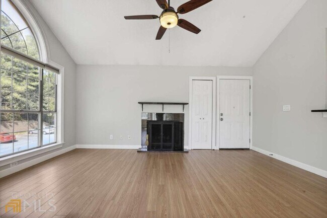 Foto del edificio - 1007 Sandy Ln Dr