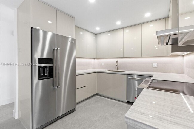 Foto del edificio - 2070 NE 54th Ct