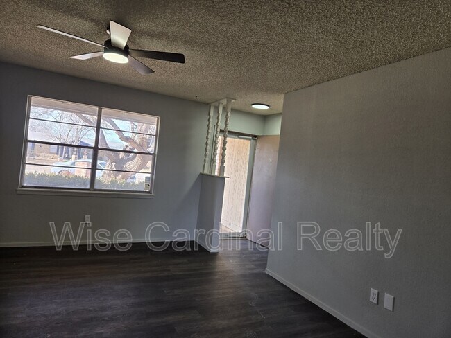 Foto del edificio - 7403 Hickory Ave