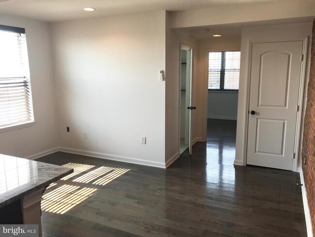 Foto del edificio - 2849 S Warnock St