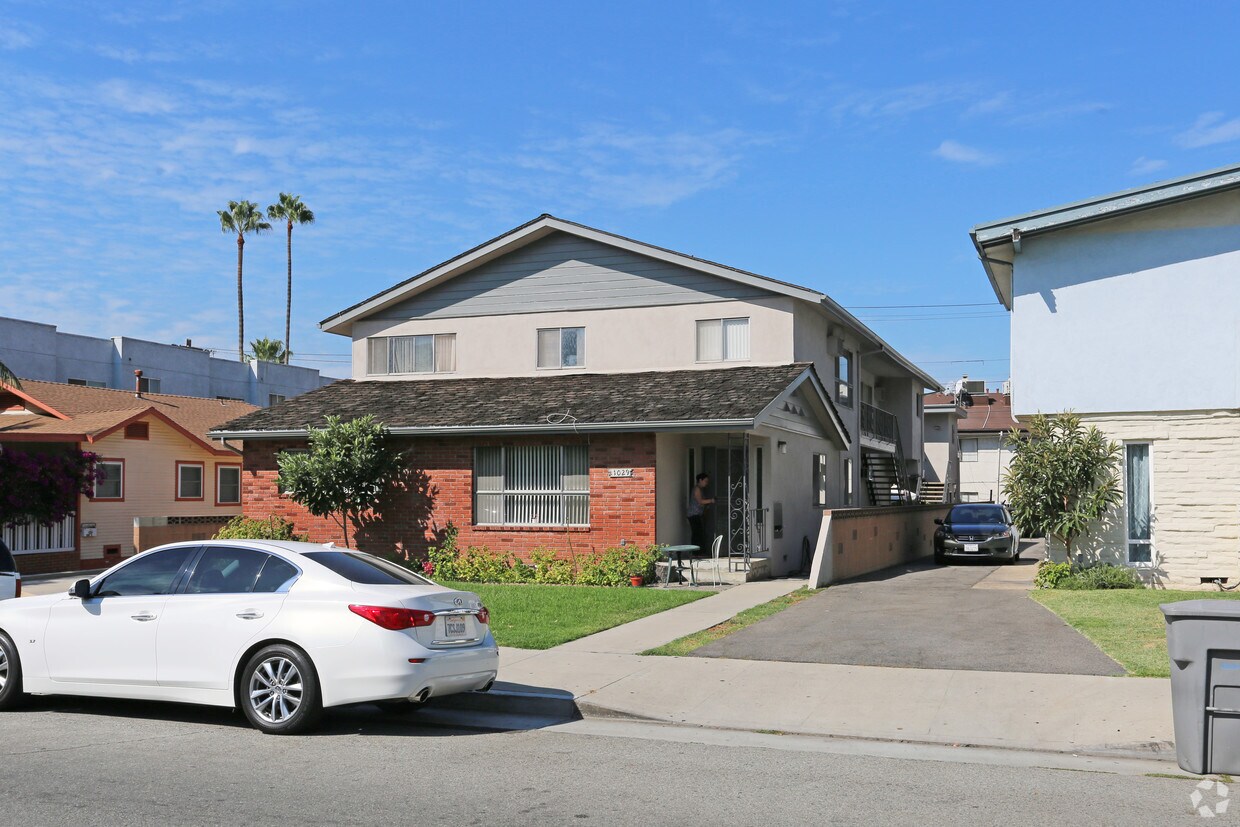 Building Photo - 1029 San Rafael Ave