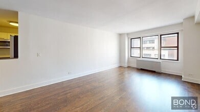 Building Photo - 220 E 63rd St