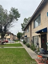 Building Photo - 1600 Picadilly Way