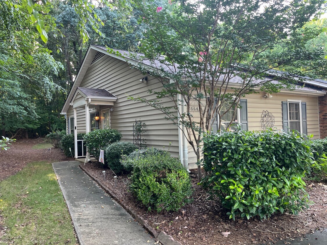 Foto principal - 2664 Cottage Pl