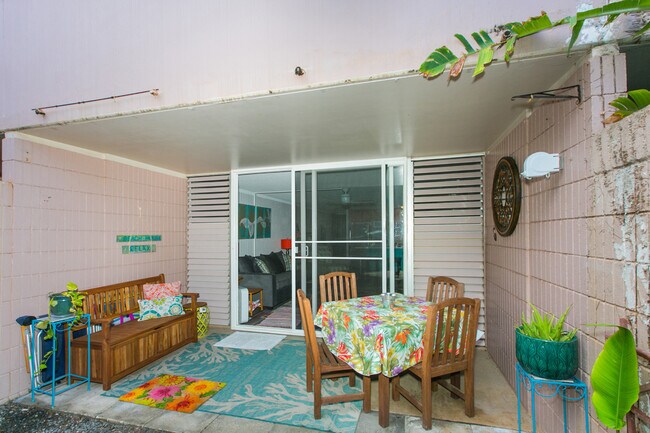 Foto del edificio - GROUND FLOOR FURNISHED 1/1 CONDO, 1 parking Avail 01.28.26