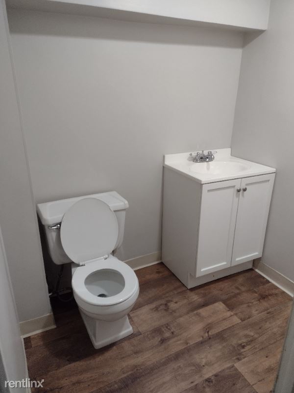 Building Photo - 461 Kenwood Dr