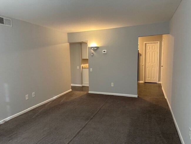 Foto del edificio - 6890 Clearfield St