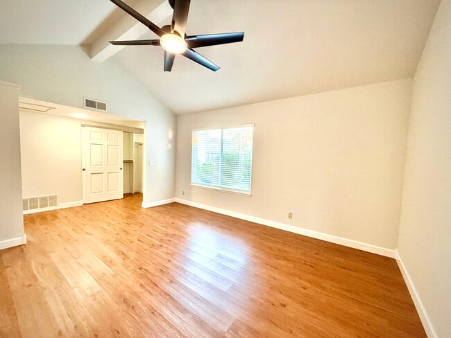 Foto del edificio - 1582 Calle Enrique