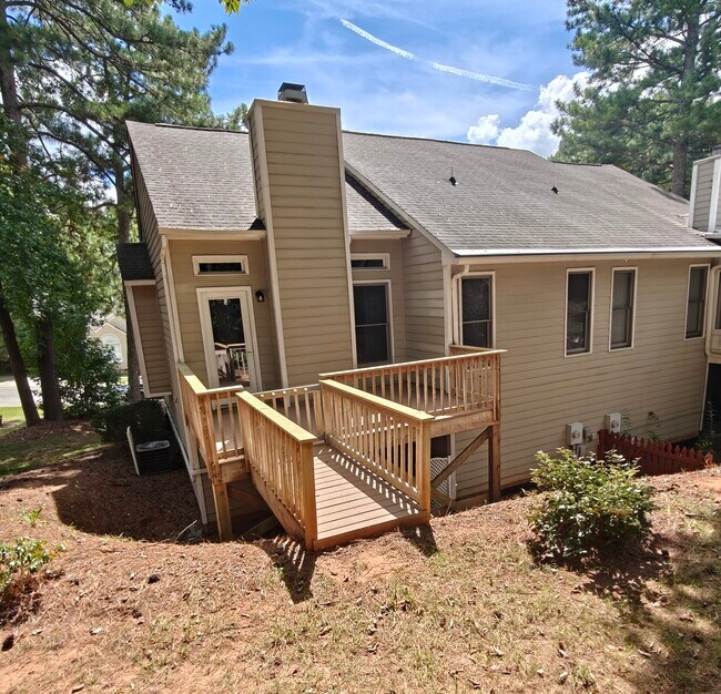 Building Photo - 108 Kingsley Woods Dr