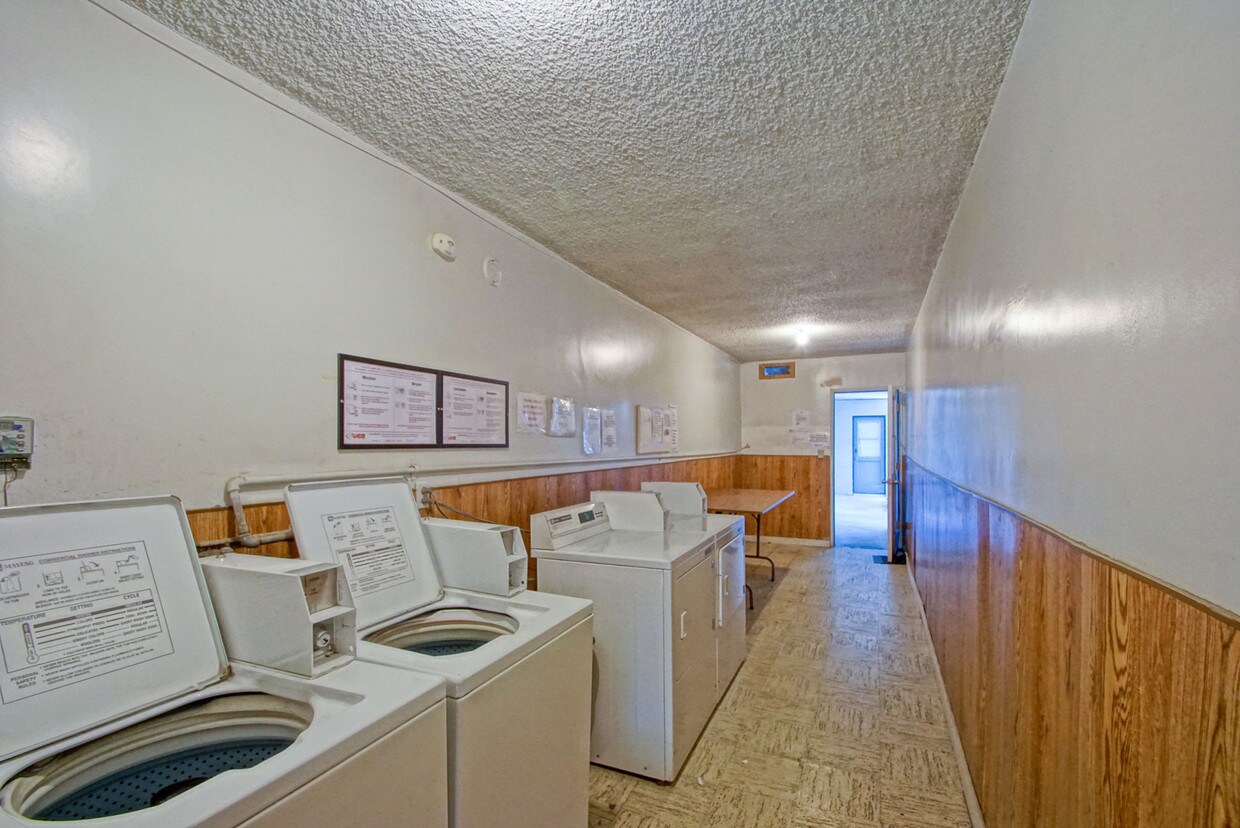 Primary Photo - 21241 S Santa Fe Ave