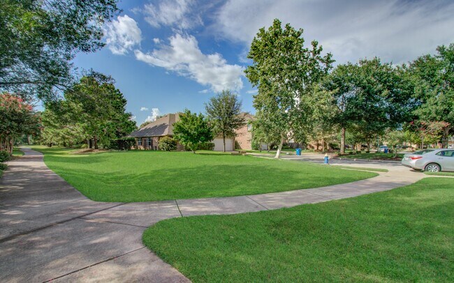 Building Photo - 18154 Williams Elm Dr
