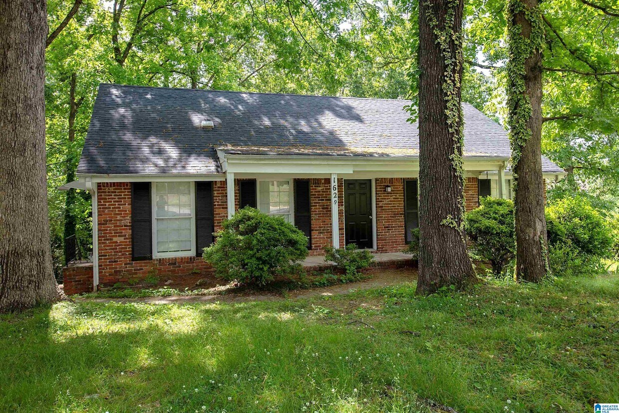 1629 6th St NW, Center Point, AL 35215 House Rental in Center Point