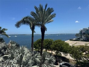 Building Photo - 1155 Brickell Bay Dr