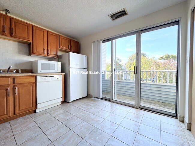 Foto del edificio - 142 N Beacon St