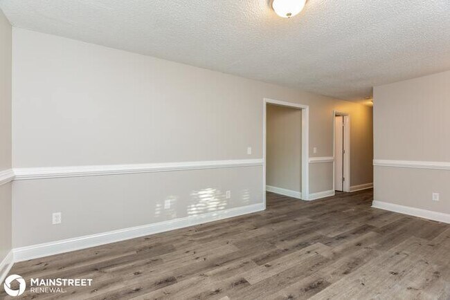 Building Photo - 5702 Willow Dr, Durham, NC 27712
