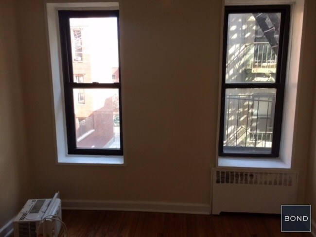 Building Photo - 321 E 108th St
