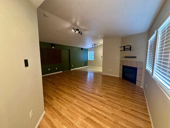 Building Photo - 11309 Miravista Pl SE