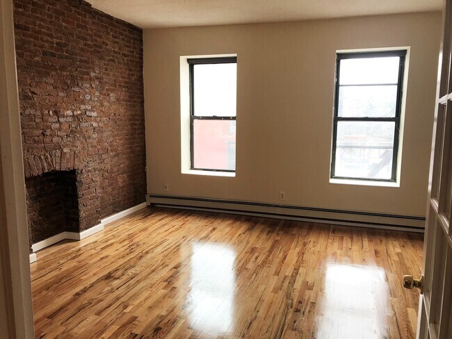 Building Photo - 160 7th Ave