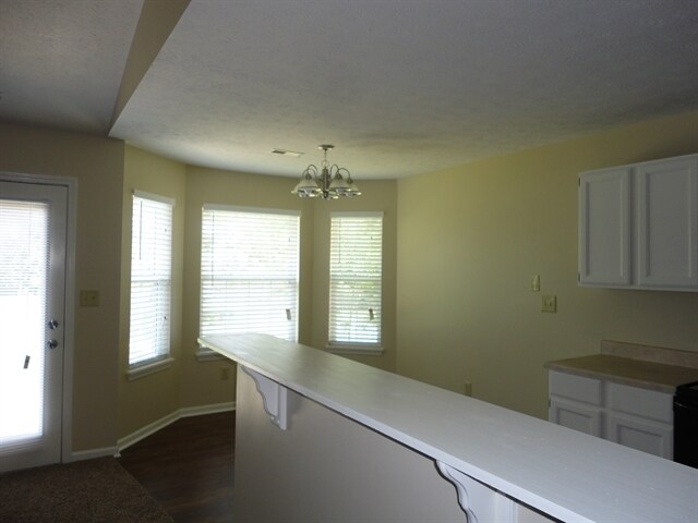 Building Photo - 3102 E Springmeadow Ln