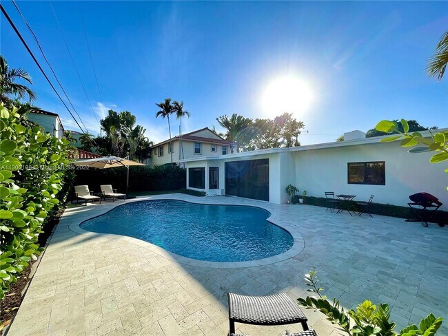 620 NE 17th Terrace photo'