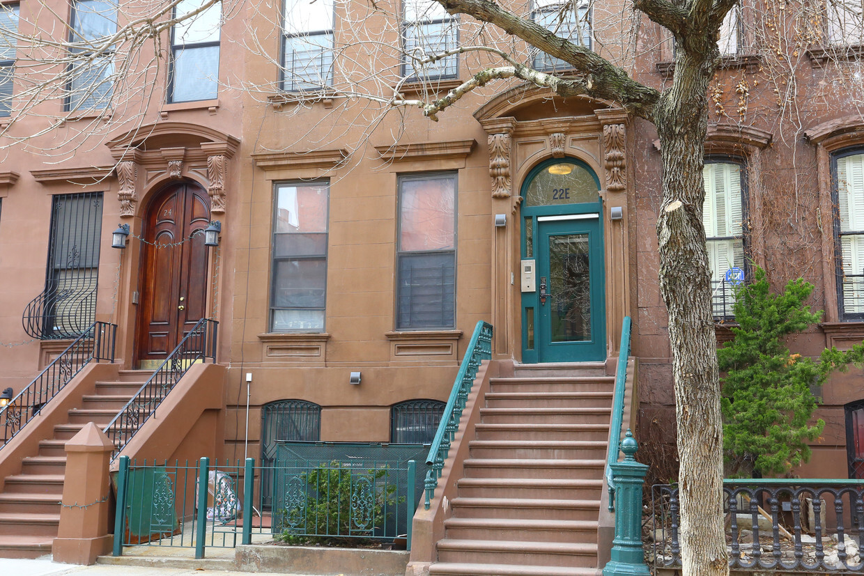 Building Photo - 22 E 127th St