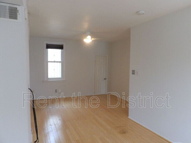Foto del edificio - 1107 R St NW