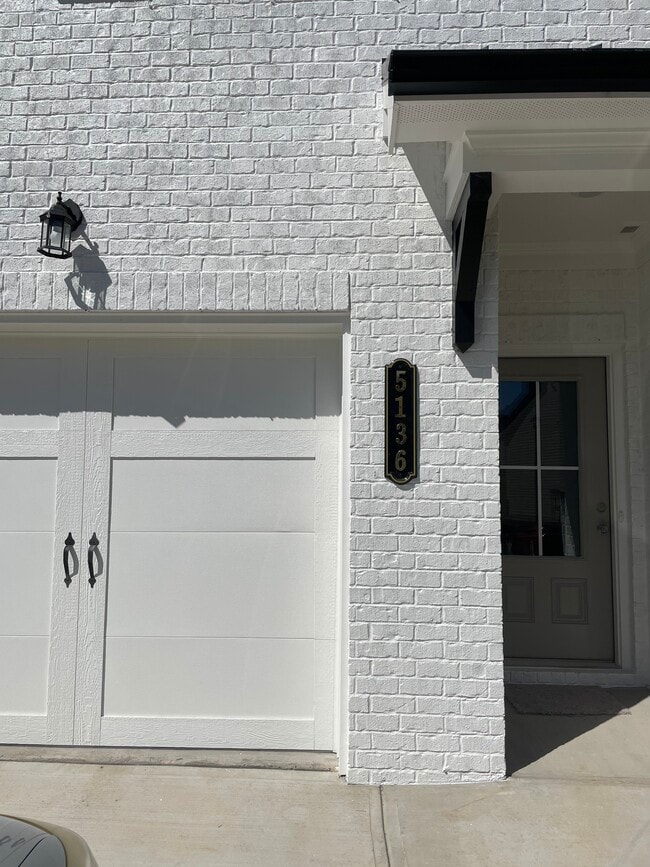 Photo - 5136 Fox Den Rd Townhome