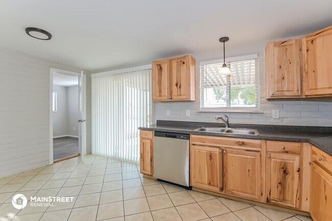 Building Photo - 4112 S Azalea St, Tucson, AZ 85730