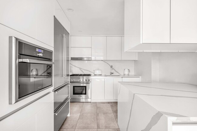 Building Photo - 1474 3rd Ave