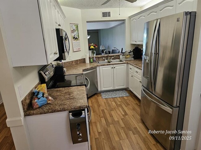 Foto del edificio - 23305 Barwood Ln N