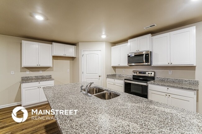 Building Photo - 728 Fish Camp Rd