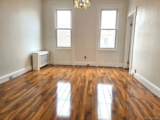 Foto del edificio - 59-36 Woodbine St