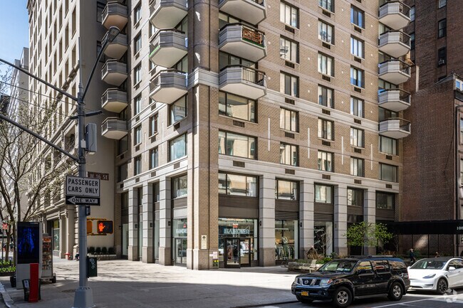 Building Photo - 108 Fifth Ave
