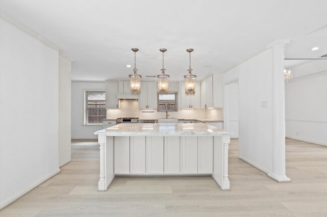 Foto del edificio - 6249 Overbrook Ln