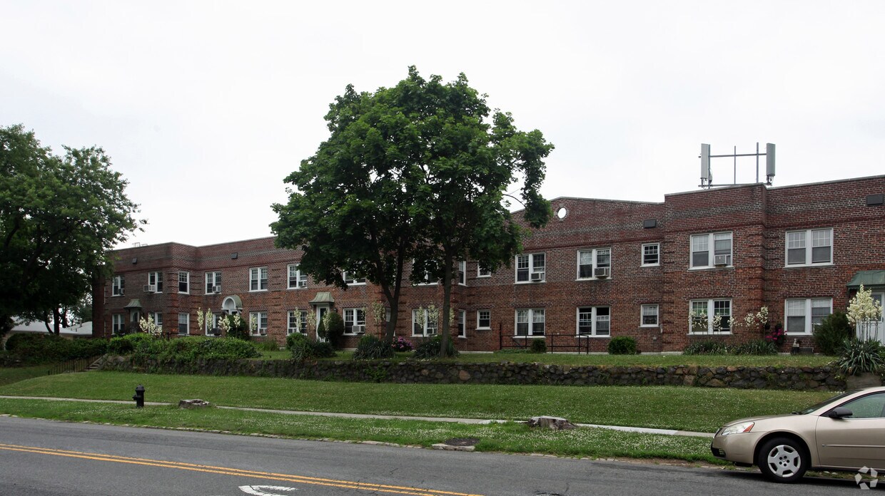 Primary Photo - 29-17 148th St