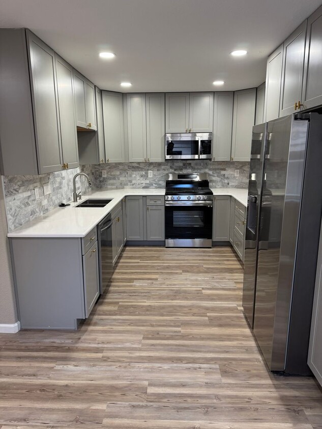 Foto principal - 227 Crestone Ave