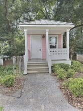 Building Photo - 703 Cottage Sq Ln