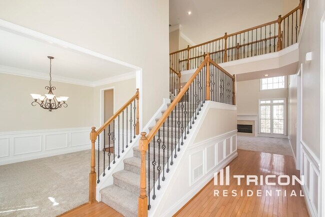 Building Photo - 3530 Renaissance Cir