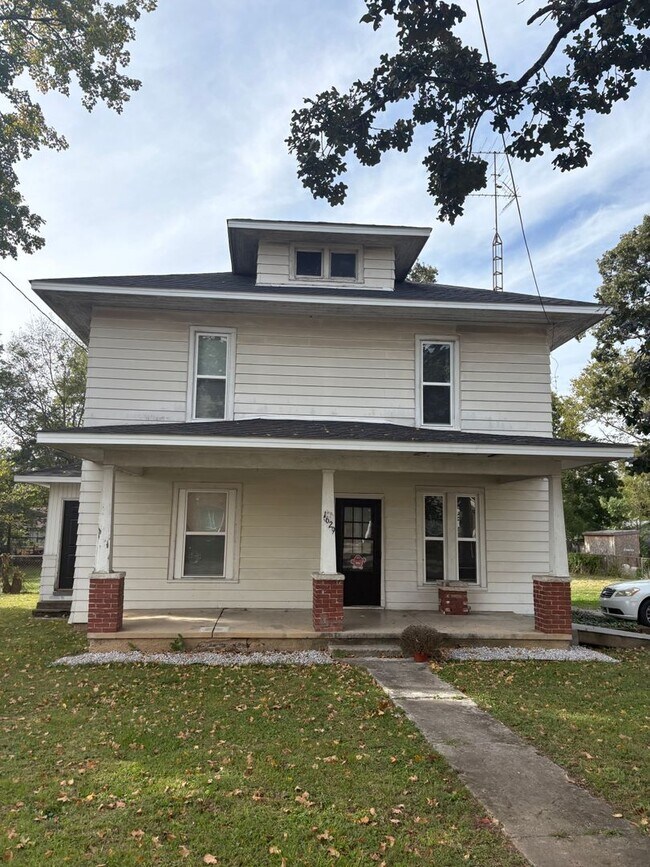 Building Photo - 1629 Forrest Dr