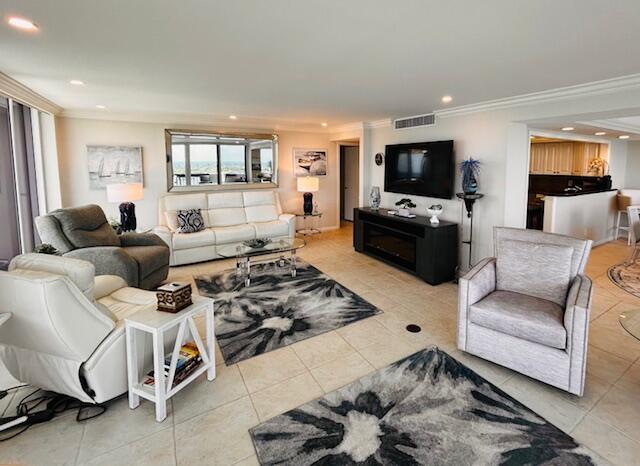 Foto del edificio - 108 Lakeshore Dr