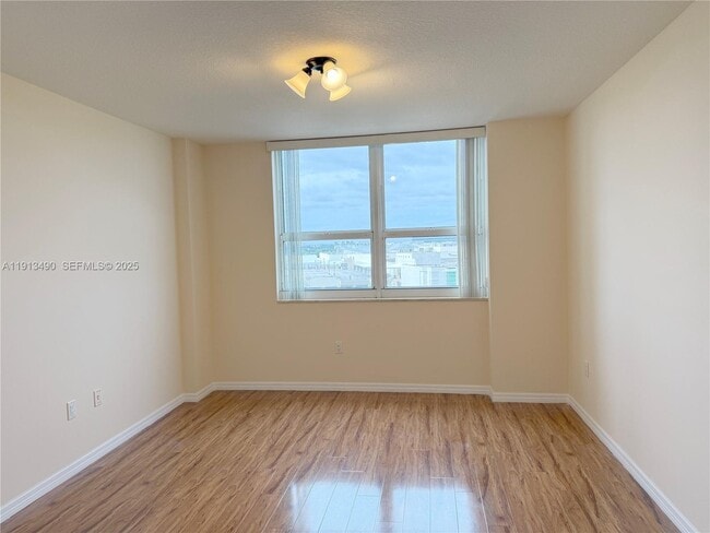 Building Photo - 19501 W Country Club Dr